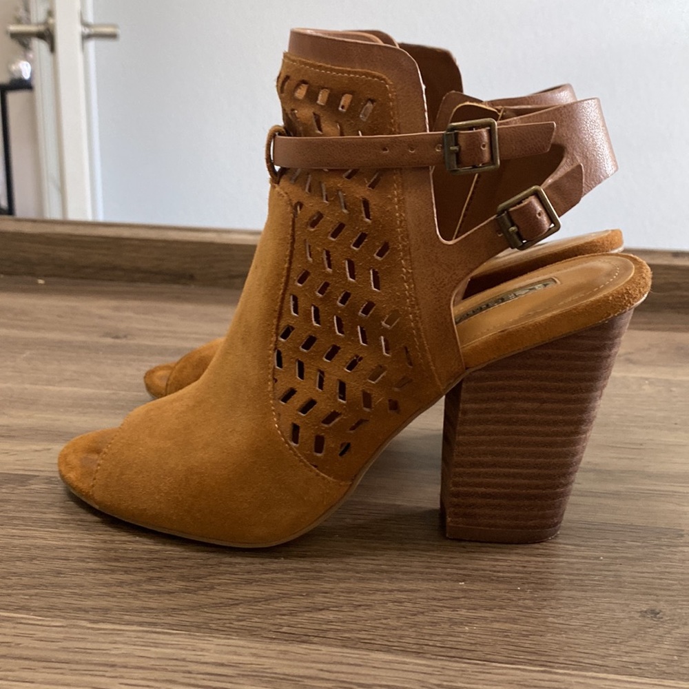 BCBGeneration sandal - Picture 2 of 8